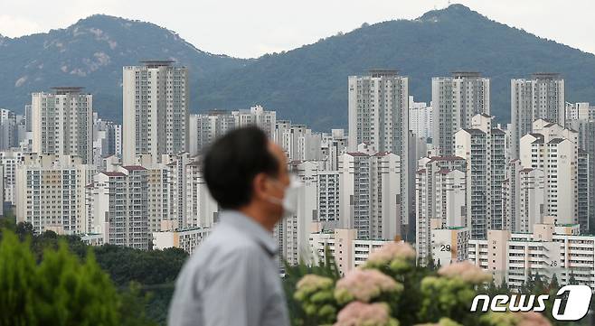 서울 마포구 하늘공원에서 바라본 서울 아파트 단지 밀집지역 모습. 2021.9.2/뉴스1 © News1 민경석 기자