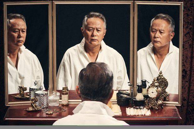 '더 드레서'가 11월에 다시 무대에 오른다. 2차 대전이 한창인 영국의 한 지방극단에서 ‘리어왕'을 올리는 노배우 선생님(sir)역을 맡은 송승환.