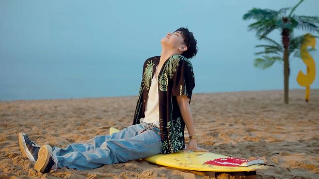 양양 서피비치에서 힐링한 청년의 모습은 문화체육관광부와 한국관광공사가 만든 범내려온다 2탄, 조선힙합 ‘Feel the Rhythm of Korea’ 시즌2 양양 편에 담겼다.