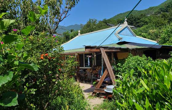 박남준 시인의 집. 악양 동매마을 맨 안쪽에 폭 파묻혀 있다.