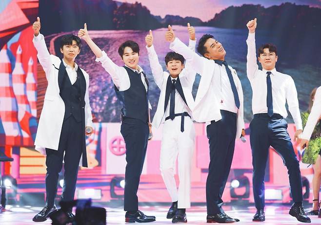 영탁, '사윗감 1위'의 눈부신 섹시 자태
