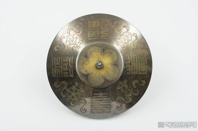 은제이화문합. [서울공예박물관 제공]