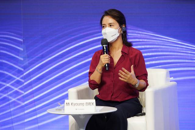 드라마 ‘마인’의 백미경 작가가 8일 대담에 참여해 발언하고 있다. /사진 제공=한국콘텐츠진흥원