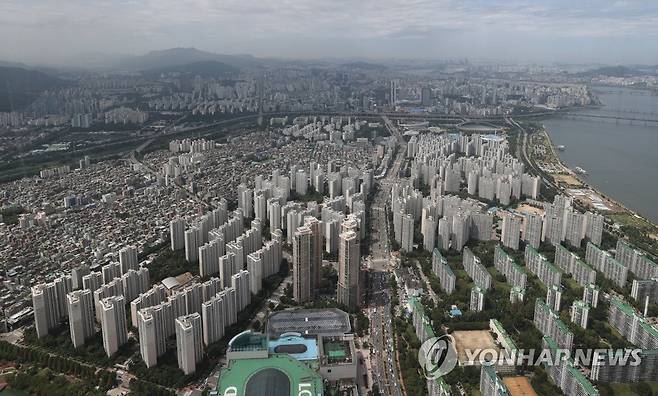 서울 송파구 롯데월드타워 전망대 서울스카이에서 바라본 서울 송파구, 강남구 아파트 단지 모습 [연합뉴스 자료사진]