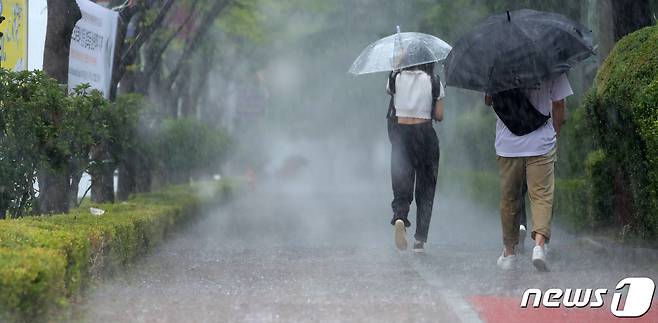 대학 캠퍼스 앞. (사진은 기사 내용과 무관함)/뉴스1 © News1