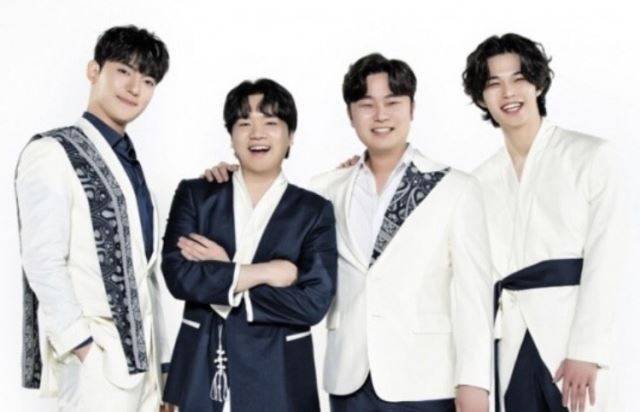 '팬텀싱어' 시즌3의 준우승팀 '라비던스'. 왼쪽부터 황건하, 존노, 고영열, 김바울.       크레디아 제공