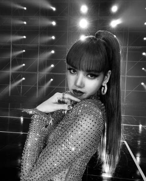 Lalisa Lalisa Lalisa~블랙핑크 리사 '퍼포먼스 퀸' 환상 자태