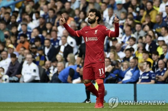 EPL 통산 100호골을 터트리고 세리머니를 펼치는 리버풀의 무함마드 살라흐 
[AP=연합뉴스]