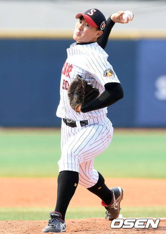 [OSEN=목동, 김성락 기자] 9일 오후 서울 양천구 목동야구장에서 ’75회 황금사자기 전국고교야구 대회’ 배명고와 세광고의 16강전 경기가 열렸다. 1회말 세광고 선발 박준영이 마운드에 올라 힘차게 공을 뿌리고 있다. 2021.06.09 /ksl0919@osen.co.kr