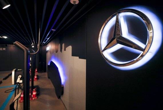 서울시내 주차장에 설치된 메르세데스-벤츠 전기차 충전소의 모습. 뉴시스