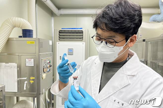 한국원자력연구원이 ‘방사선 기반 백신 개발 가속화 기술’을 활용해  면역력이  기존 백신보다 2배 높은 살모넬라 백신(ATOMSal-L6)을 개발했다.© 뉴스1