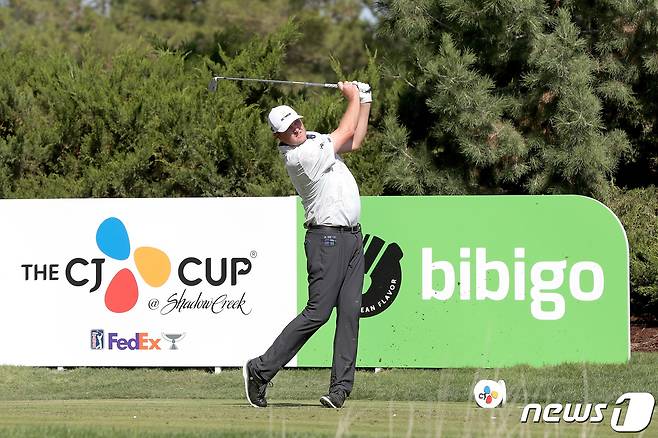 골프선수 제이슨 코크랙(미국)이 지난해 10월18일(현지시간시간) 미국 네바다주 라스베이거스 섀도우 크릭 골프 코스에서 열린 미국프로골프(PGA)투어 더 CJ컵 대회 최종 4라운드에서 티샷을 하고 있다. (Getty Image for THE CJ CUP제공) 2020.10.19/뉴스1