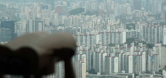 서울 영등포구 63스퀘어에서 바라본 서울 시내 아파트 단지. <연합뉴스>