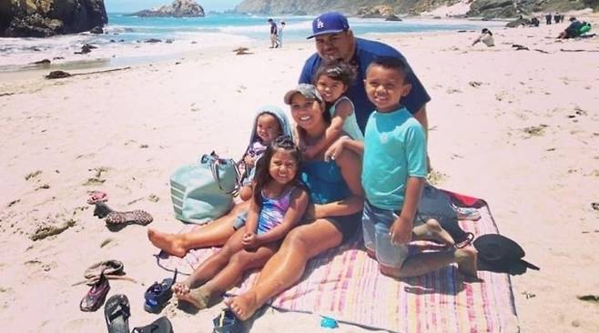 신종 코로나바이러스 감염증(코로나19)으로 숨진 마시아스 부부와 남은 어린 자녀들. 고펀드미 홈페이지 갈무리