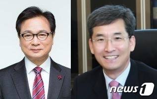 심의보 충북교육학회장(왼쪽)과 윤건영 전 청주교육대 총장.© 뉴스1