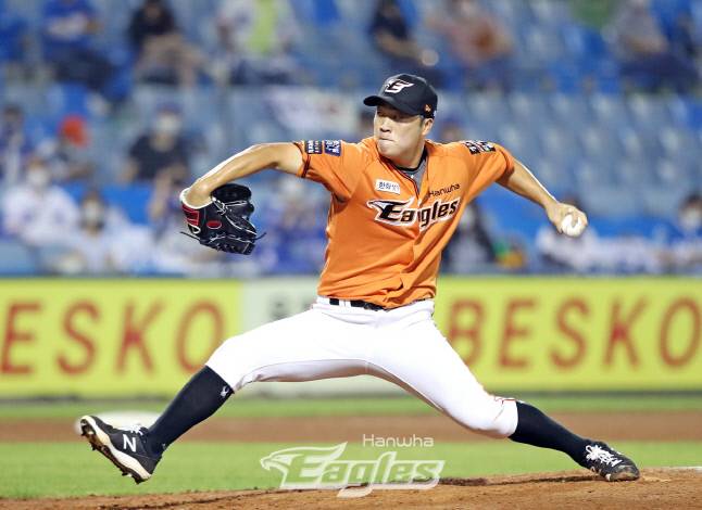 한화 김기탁이 지난 12일 대전한화생명이글스파크에서 열린 삼성 전에서 역투하고 있다.  제공|한화