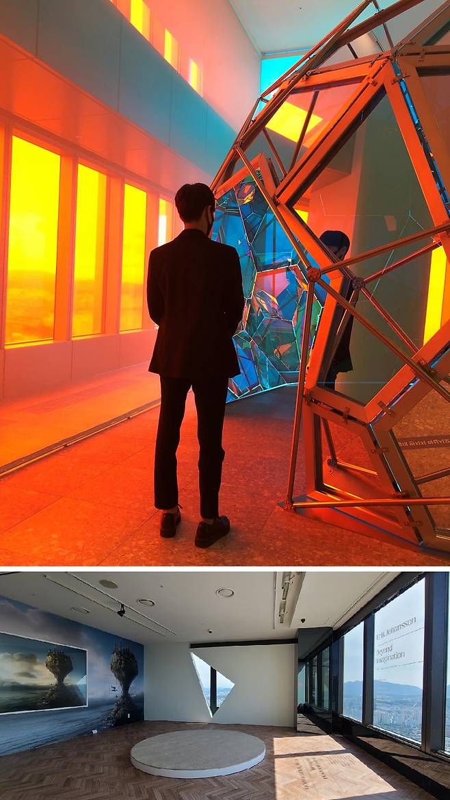 대전신세계백화점 엑스포타워 42층 전망대에 최근 개관한 전시장 ‘디아트스페이스193’에서 올라푸르 엘리아슨의 특별전이 열리고 있다(위). 아래는 63빌딩 맨 윗층에서 열리는 스웨덴 사진가 에리크 요한손 개인전 풍경. /신세계백화점·씨씨오씨