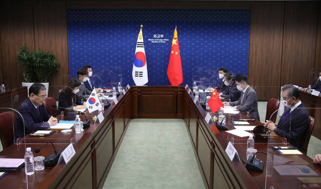 한중 외교장관 회담이 15일 오전 서울 종로구 외교부 청사에서 열리고 있다. 공동취재사진