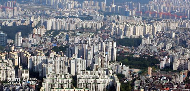 롯데타워에서 바라본 송파,성남 방향 아파트단지. 김기남 기자