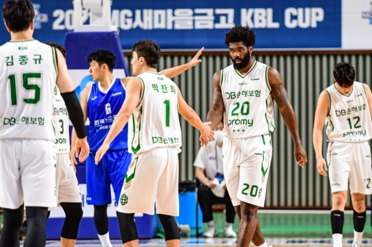 2연승으로 컵 대회 4강에 오른 원주 DB [KBL 제공]