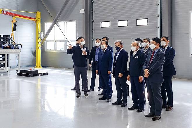 전남 영광군 쎄보모빌리티 본사에서 중소벤처기업부 방문단의 공장시찰이 진행됐다. /사진제공=쎄보모빌리티