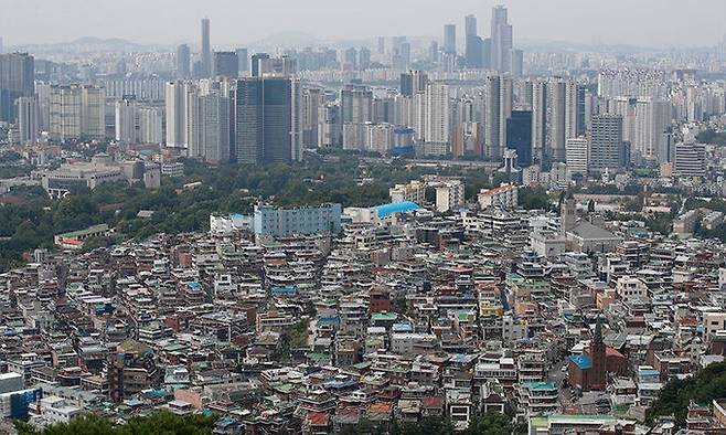 지난 13일 서울 중구 남산에서 바라본 도심. 뉴스1