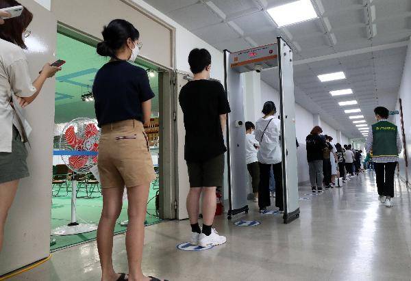 17일부터 잔여백신을 활용한 2차 접종 기간 단축이 시작된다/사진=조선일보 DB