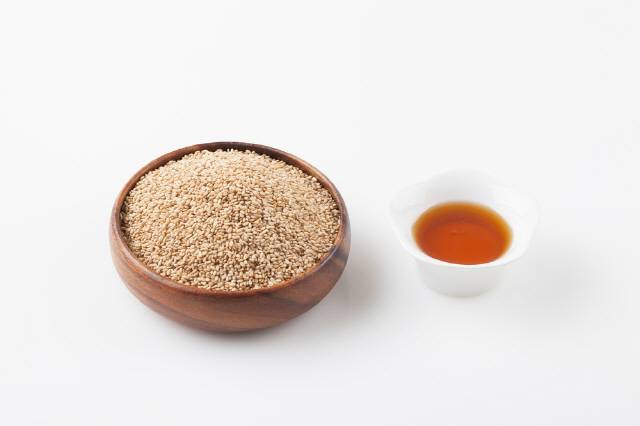 참기름에는 노화억제 효과가 있는 리그난이 들어 있다/사진=클립아트코리아