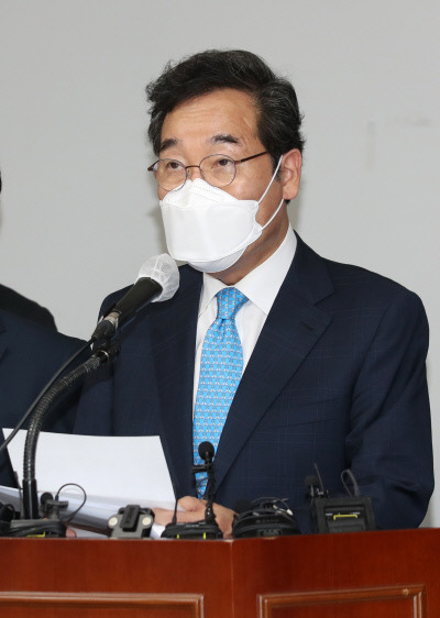 이낙연 광주시의회서 기자회견. 연합뉴스