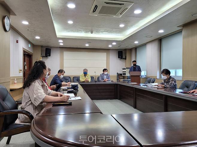 광양전통숯불구이축제추진위원회는 지난 14일 광양읍사무소 소회의실에서 추진위원회를 개최하고 2021년 축제 개최를 최종 취소했다.