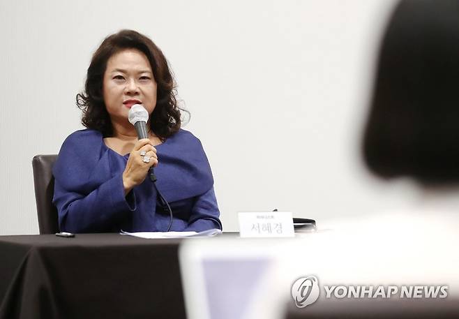 데뷔 50주년 맞은 피아니스트 서혜경 (서울=연합뉴스) 이재희 기자 = 피아니스트 서혜경이 17일 오후 서울 서초구 예술의전당에서 열린 데뷔 50주년 기자간담회에서 인사말을 하고 있다. 2021.9.17 scape@yna.co.kr