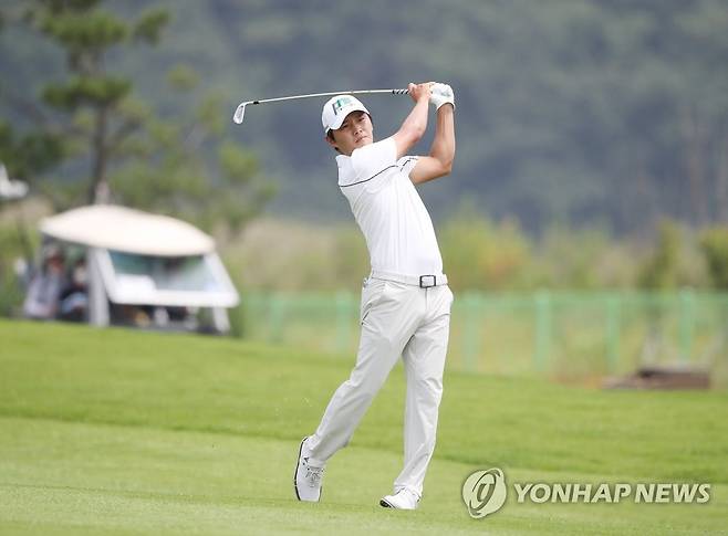 김영수, 아이언샷  [KPGA 제공. 재판매 및 DB 금지] photo@yna.co.kr