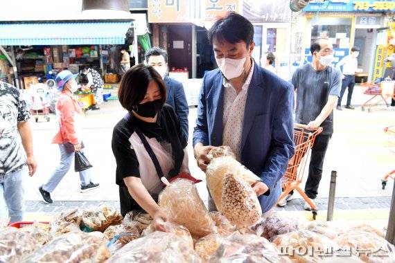 김상호 하남시장 16일 덕풍전통시장 방문. 사진제공=하남시