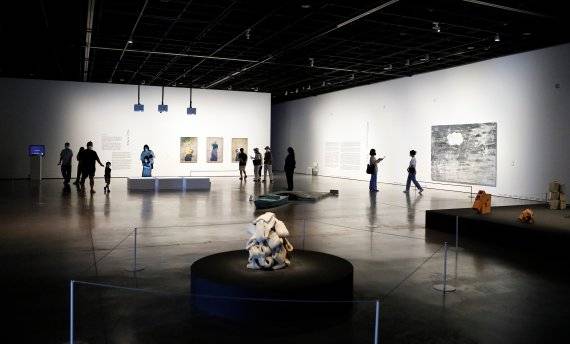 대구미술관이 오는 22일까지 추석 연휴 5일 동안 휴관 없이 무료로 정상 개관한다. 사진은 개관 10주년을 맞아 새롭게 선보이는 주제 발굴 기획전 '시를 위한 놀이터'. 사진=대구미술관 제공