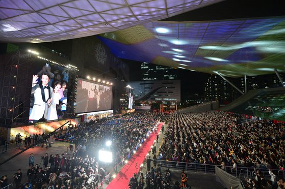 코로나19 팬데믹 이전인 2018년 열린 제23회 부산국제영화제(BIFF)' 개막식 장면. 송봉근 기자