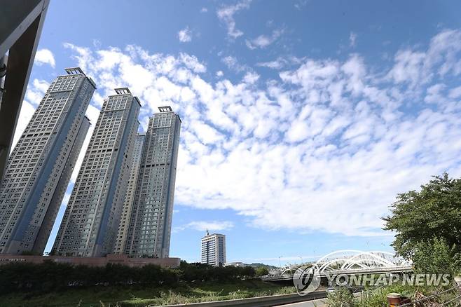 태풍 '찬투' 영향권서 벗어나…추석 연휴 대체로 구름 낀 날씨    [연합뉴스 자료사진]