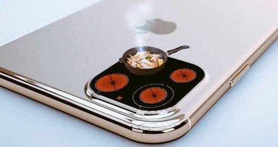 앞서 2019년 공개된 아이폰11 역시 출시 당시 비아냥을 샀던 제품이다. 특히 후면의 트리플 카메라를 두고 ‘인덕션’ 같다’는 조롱이 쏟아지기도 했다. [온라인 커뮤니티 캡처]