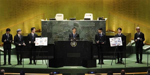 방탄소년단(BTS)이 20일(현지시간) 미국 뉴욕 유엔본부 총회장에서 열린 제2차 SDG Moment(지속가능발전목표 고위급회의)에 `미래세대와 문화를 위한 대통령 특별사절`이자 세계 청년들 대표 자격으로 초청돼 발언하고 있다.  [사진 = 연합뉴스]