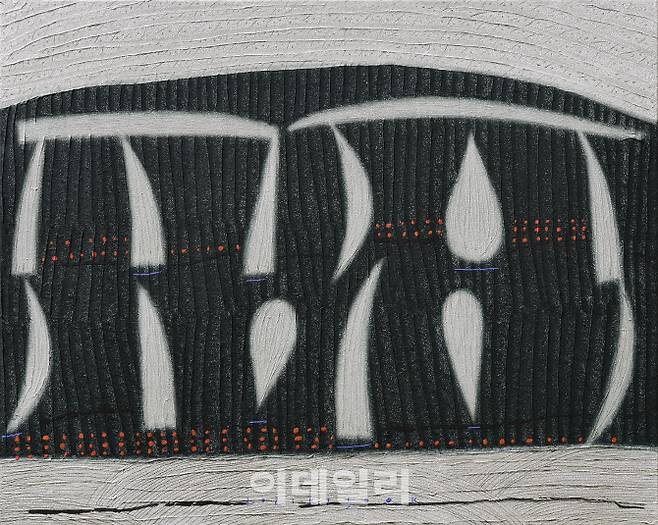 이기숙 ‘선묘풍경-비와 눈물’(Scenery of Lines-Rain and Tears·2021), 캔버스에 한지·흙·채색, 72×90㎝(사진=필갤러)
