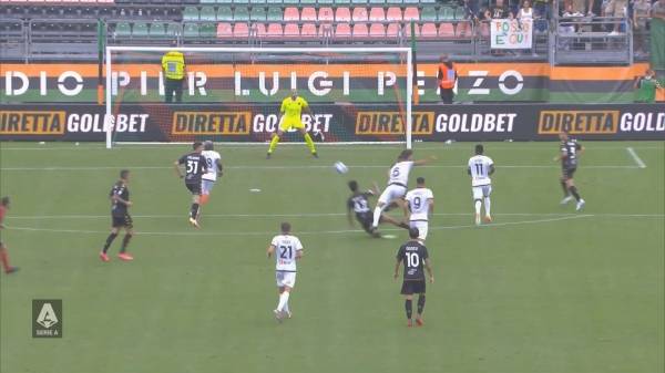 환상적인 골을 터트리는 메흐디 부라비아. 사진｜세리에 A 공식 SNS