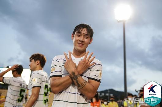 전북 현대가 송민규의 결승골에 힘입어 지난 21일 광주FC에 2대1로 승리했다./사진=뉴시스