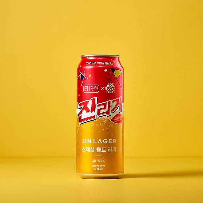 수제맥주 스타트업 어메이징브루잉컴퍼니가 오뚜기 진라면과 손잡고 맥주의 맛에 충실한 ‘진라거’를 출시했다. (어메이징블루잉컴퍼니 제공)