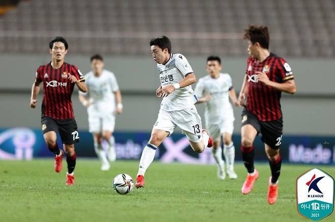 ▲ FC서울과 인천 유나이티드가 K리그1 31라운드에서 만나 경인 더비를 치렀다. ⓒ한국프로축구연맹