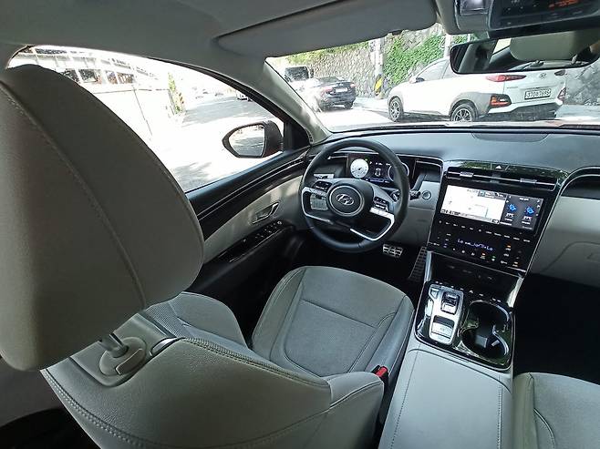 디 올 뉴 투싼 1.6 가솔린 터보 모델 운전석