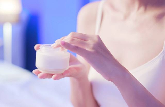 나이아신아마이드는 식약처 인정 미백 화장품 원료 중 안전성이 높은 것으로 꼽히는 성분이다./사진=게티이미지뱅크