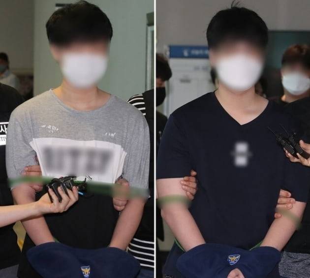 70대 친할머니를 살해한 혐의(존속살해)를 받는 10대 형제가 지난달 31일 대구지방법원 서부지원에서 열린 영장실질심사를 마친 뒤 법정을 나서고 있다./사진=뉴스1