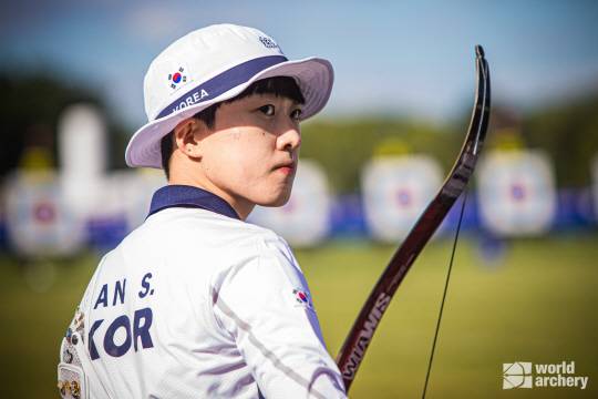 안산이 22일(한국시간) 미국 사우스다코타주 양크턴에서 열린 세계양궁선수권대회 여자 랭킹라운드 도중 결연한 표정을 짓고 있다.  세계양궁연맹(WA) 제공