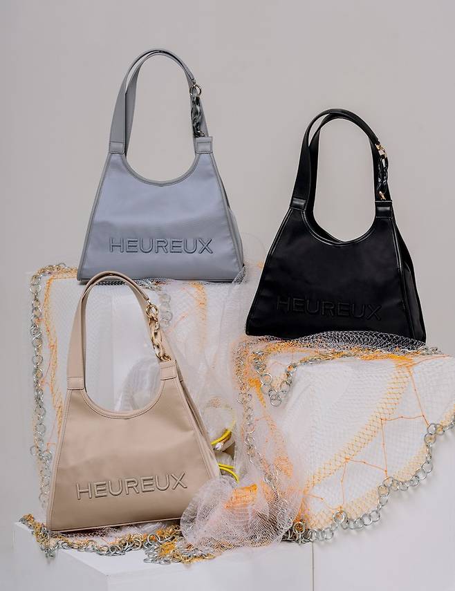 [서울=뉴시스] 오르바이스텔라 보야지 리사이클 나일론 토트백 (사진=KBI그룹 제공) *재판매 및 DB 금지