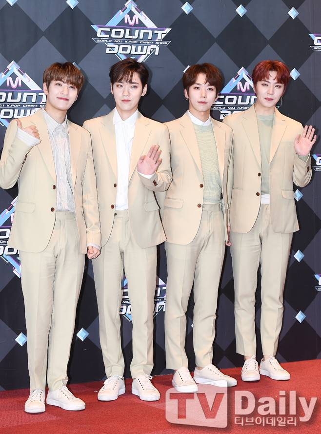 그룹 백퍼센트 해체