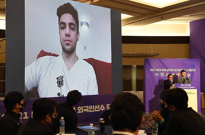 지난 5월 외국인 드래프트 2순위로 한국전력에 지명된 사닷. 하지만 부상으로 V리그 데뷔가 불발됐다. [사진 한국배구연맹]